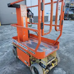 2018 JLG 1230ES Self-Propelled One-Person Lift