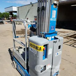 2017 Genie GR-20 Self-Propelled One-Person Lift