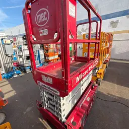 2018 MEC MICRO 19 Scissor Lift
