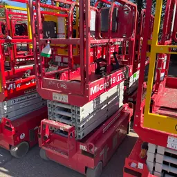 2018 MEC MICRO 19 Scissor Lift