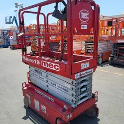2018 MEC MICRO 19 Scissor Lift