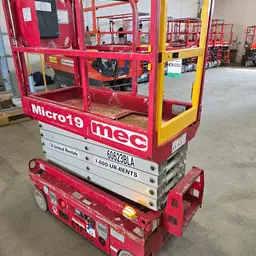 2018 MEC MICRO 19 Scissor Lift