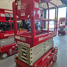 2018 MEC MICRO 19 Scissor Lift