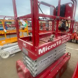 2018 MEC MICRO 19 Scissor Lift