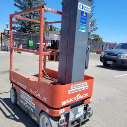 2018 Skyjack SJ12 Self-Propelled One-Person Lift