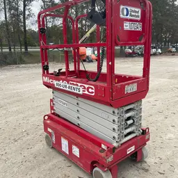 2017 MEC MICRO 19 Scissor Lift