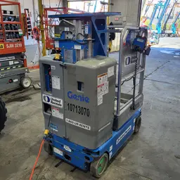 2018 Genie GR-12 Self-Propelled One-Person Lift