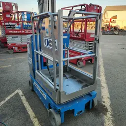 2017 Genie GR-20 Self-Propelled One-Person Lift