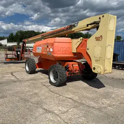 2017 JLG 800AJ Articulating Boom Lift