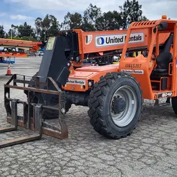 2017 SKYTRAK 8042 Forklift