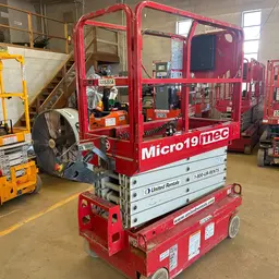 2018 MEC MICRO 19 Scissor Lift