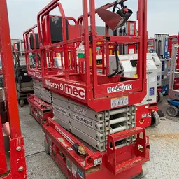 2019 MEC MICRO 19 Scissor Lift