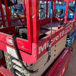 2018 MEC MICRO 19 Scissor Lift