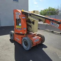 2018 JLG E300AJP Articulating Boom Lift