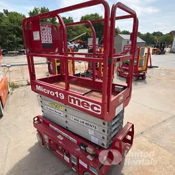 2018 MEC MICRO 19 Scissor Lift