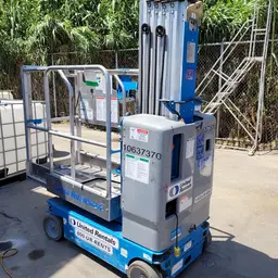 2017 Genie GR-20 Self-Propelled One-Person Lift