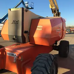 2013 JLG 800AJ Articulating Boom Lift