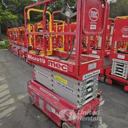 2018 MEC MICRO 19 Scissor Lift