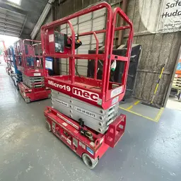 2018 MEC MICRO 19 Scissor Lift