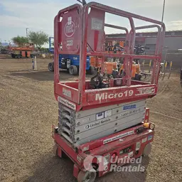 2018 MEC MICRO 19 Scissor Lift