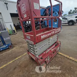 2019 MEC MICRO 19 Scissor Lift
