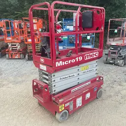2018 MEC MICRO 19 Scissor Lift