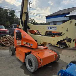 2017 JLG E400AJPN Articulating Boom Lift