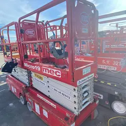 2018 MEC MICRO 19 Scissor Lift