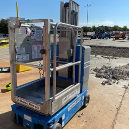 2017 Genie GR-20 Self-Propelled One-Person Lift