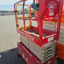 2018 MEC MICRO 19 Scissor Lift