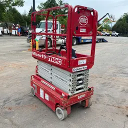 2018 MEC MICRO 19 Scissor Lift