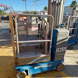 2016 Genie GR-20 Self-Propelled One-Person Lift